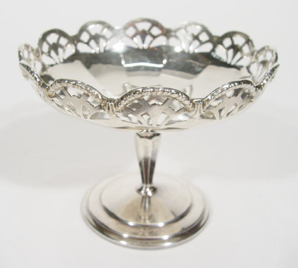 Appraisal: Pierced silver pedestal bonbon dish Birmingham cm high