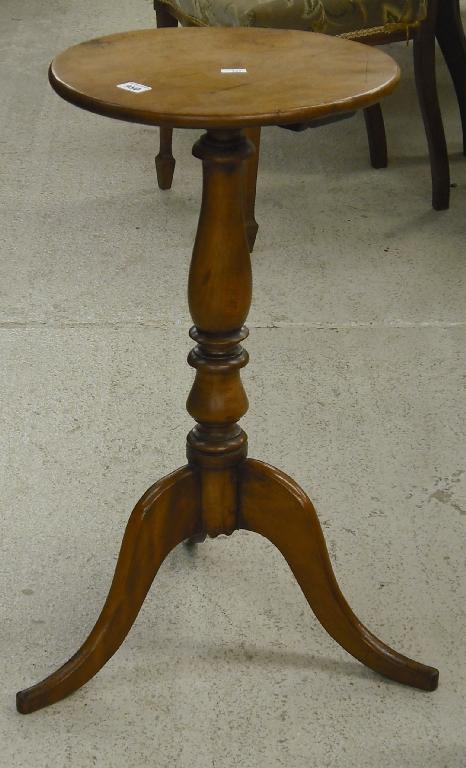 Appraisal: Small th century elm tripod table supported upon turned column