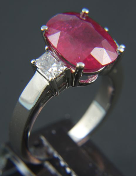 Appraisal: Exceptional natural unheated ruby and diamond ring in platinum setting