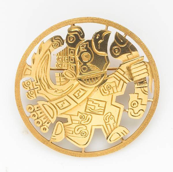 Appraisal: An k gold Aztec motif brooch