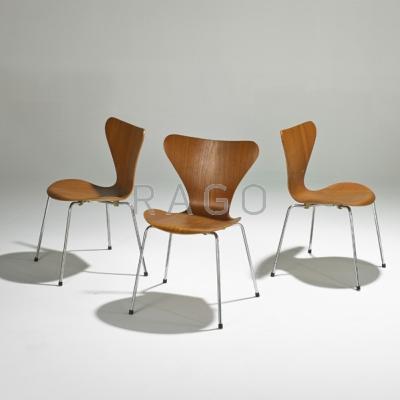 Appraisal: ARNE JACOBSEN FRITZ HANSEN Set of three Sevener chairs Denmark