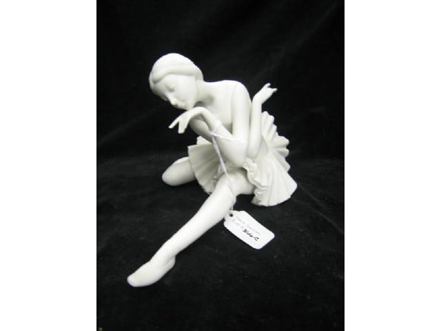 Appraisal: Lladro Porcelain Figurine of a Ballerina Death of the Swan