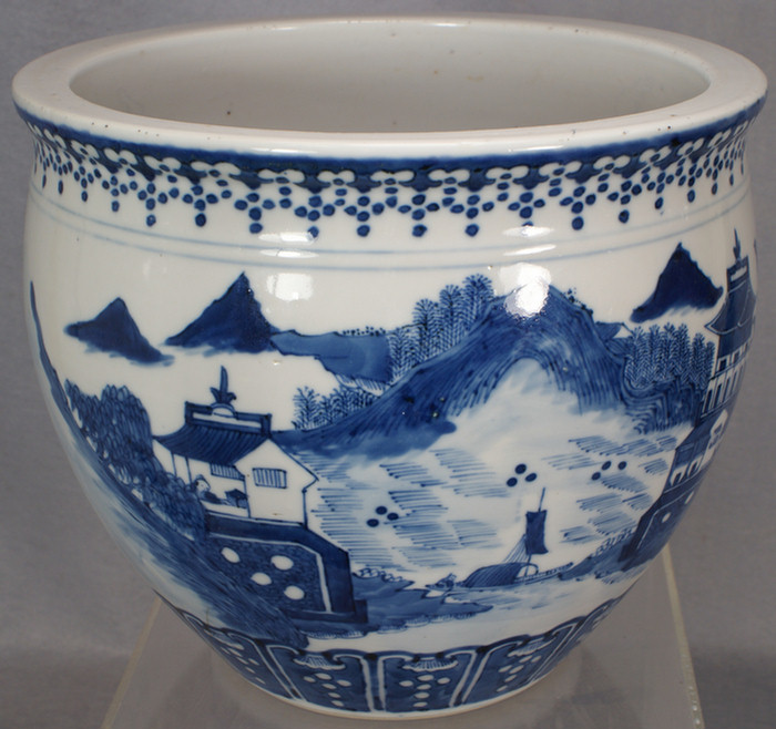 Appraisal: Chinese Export porcelain Nanking cache pot - d x -