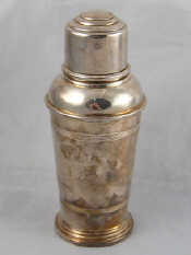 Appraisal: An Art deco silver plated cocktail shaker by Goldsmiths and