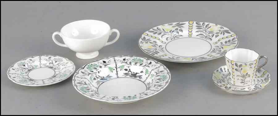 Appraisal: ELEVEN WEDGWOOD LUNCHEON PLATES Together with six wedgwood teacups seven