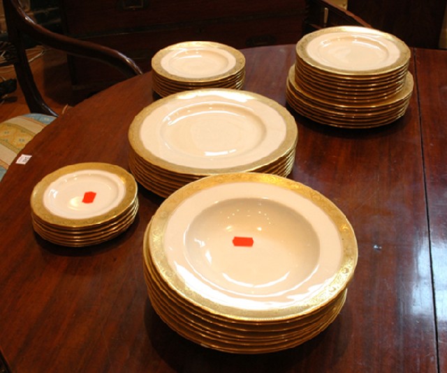 Appraisal: A ROYAL WORCESTER PORCELAIN DINNER SERVICE Circa A part service