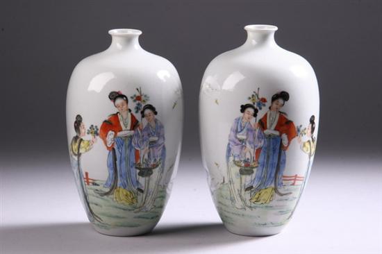 Appraisal: PAIR CHINESE FAMILLE VERTE PORCELAIN VASES Hongxian four-character iron red