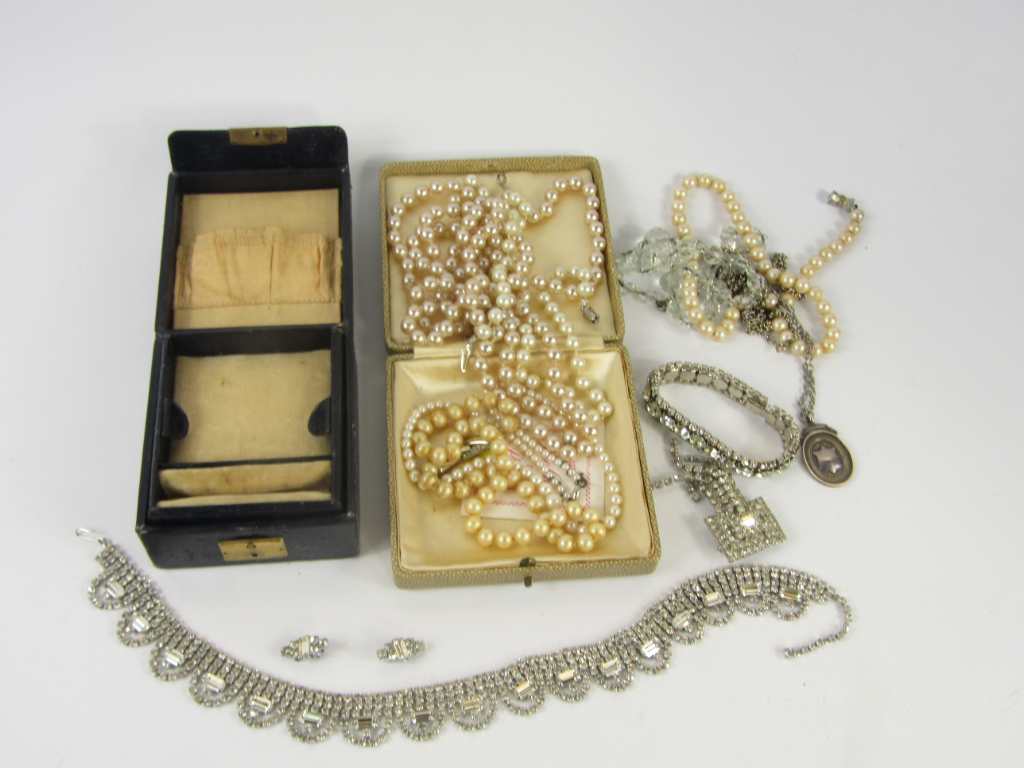 Appraisal: Silver and costume jewellery including a silver medallion on chain