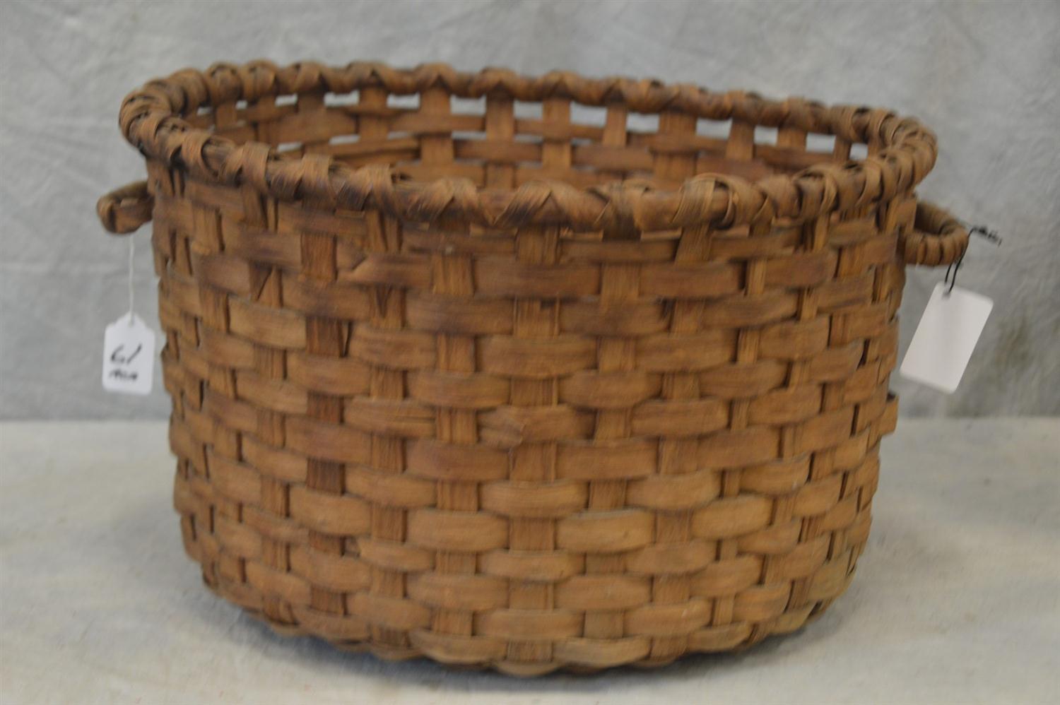 Appraisal: Woven splint double handled basket one handle unattached - dia