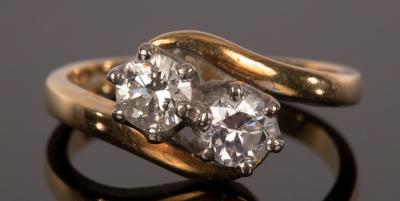 Appraisal: A diamond crossover ring the two stones each of approximately