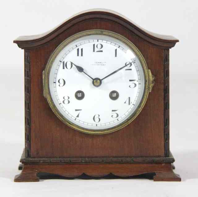 Appraisal: An Edwardian mahogany cased mantel clock cm wide