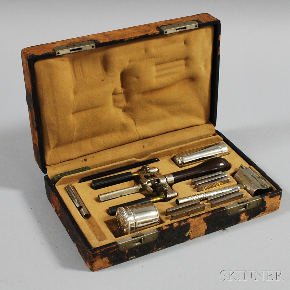 Appraisal: Boxed Kampfe Early th Century Shaving Kit with safety razor