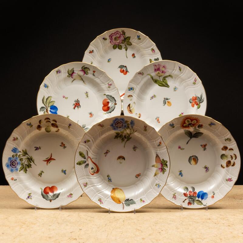 Appraisal: Set of Twelve Herend Lunch Plates in the 'Market Garden'