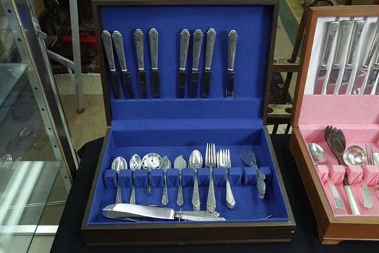 Appraisal: SET OF LUNT STERLING SILVER FLATWARE In Mary II pattern