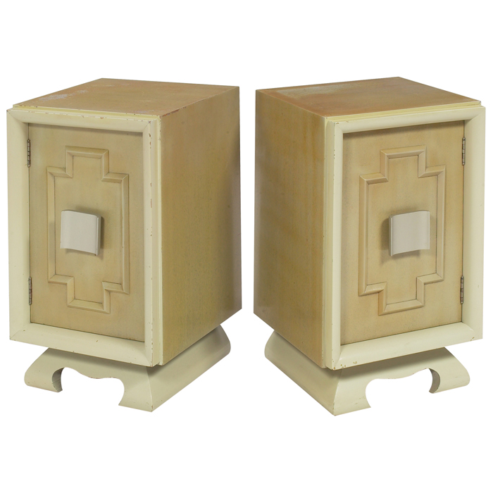 Appraisal: Kittinger nightstands pair USA s each has one door and