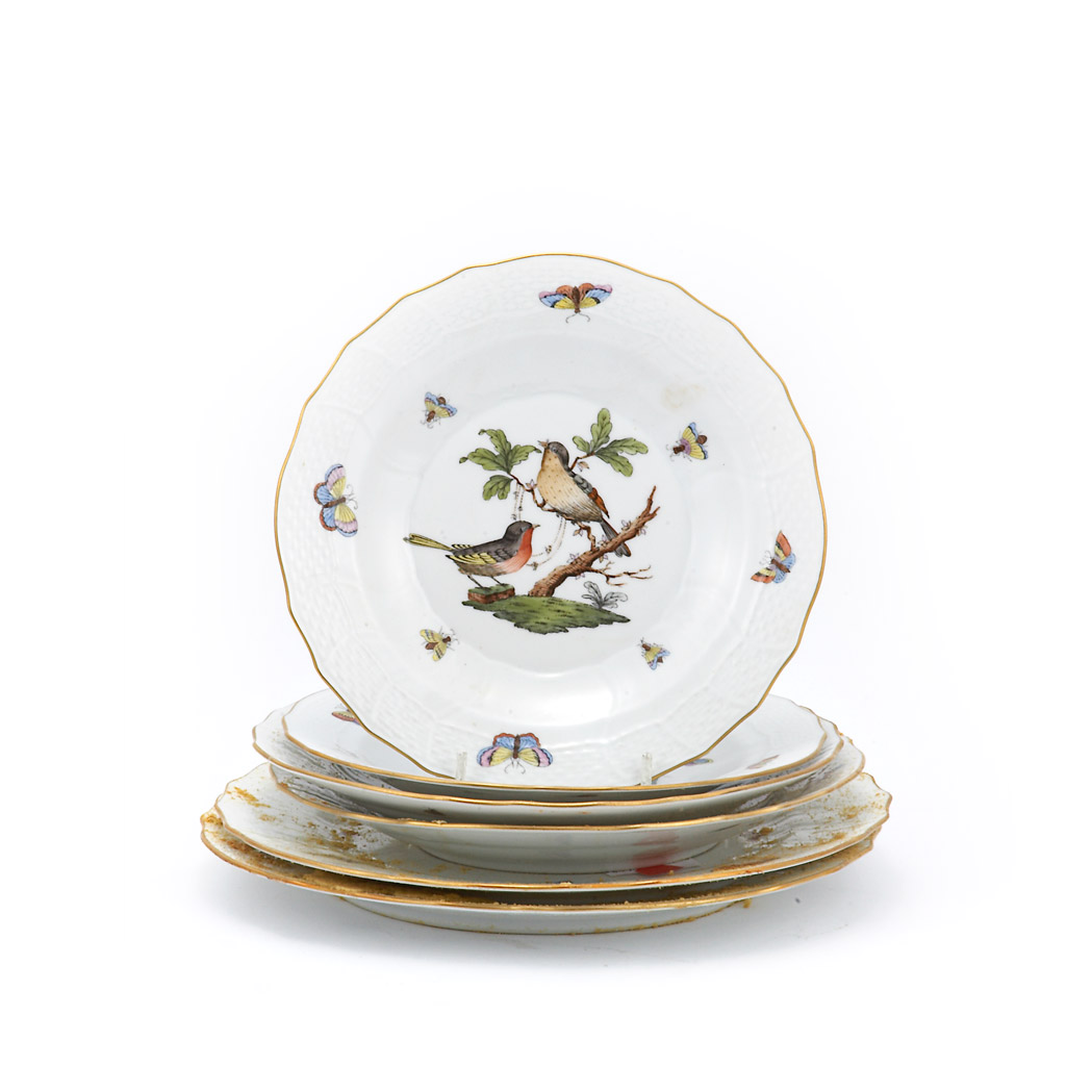 Appraisal: Herend Porcelain Dinner Service In the Rothschild Bird pattern approximately