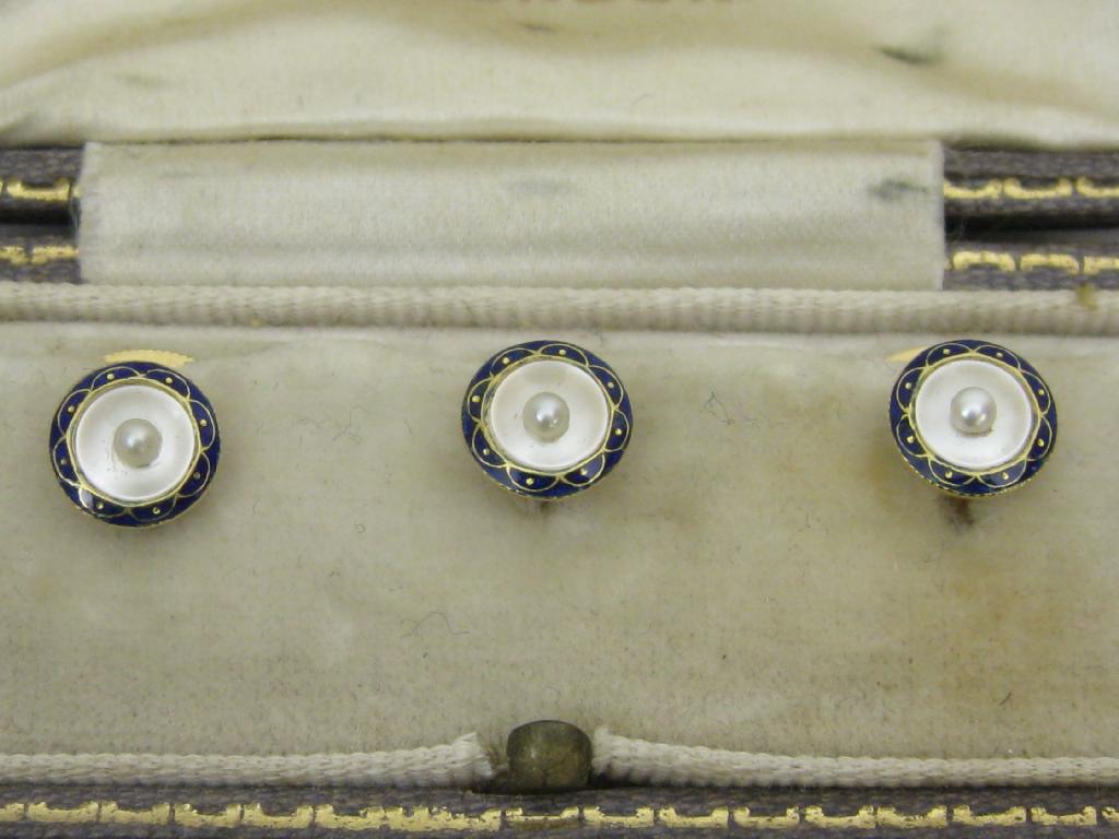 Appraisal: A set of three Gentleman's Dress Studs each with central