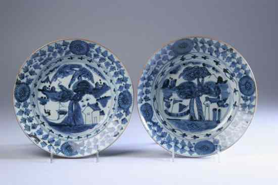 Appraisal: PAIR CHINESE BLUE AND WHITE PORCELAIN SOUP PLATES Early th