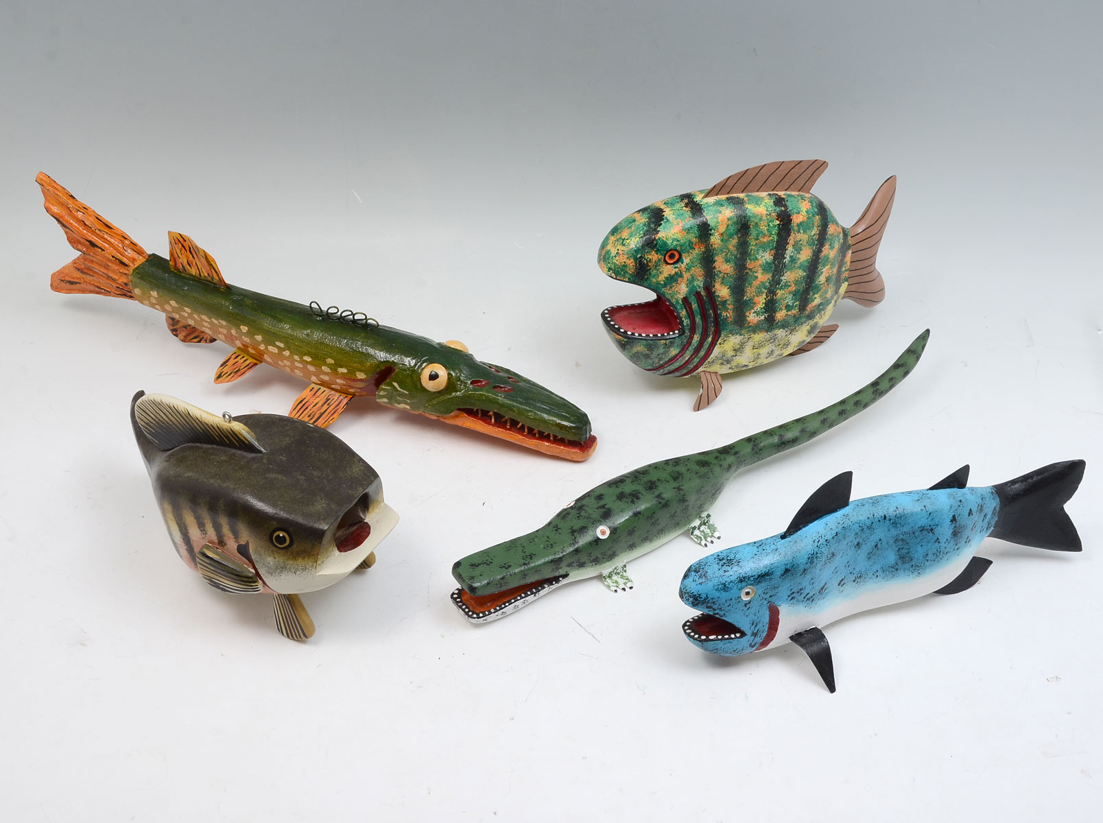 Appraisal: FIVE PIECE LARGE FISH DECOY LOT Large Bob Foster Sharp-Tooth