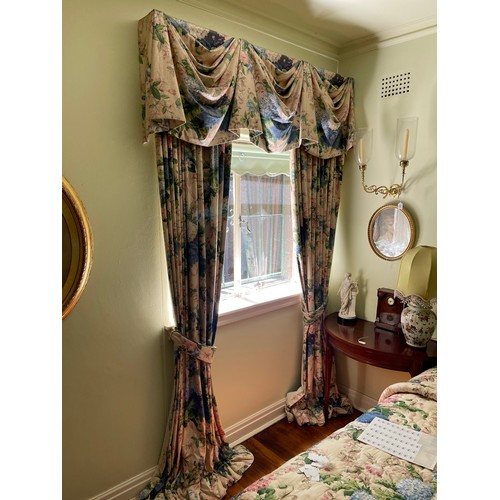 Appraisal: Pair of floral drapes and pelmet with backing each approx