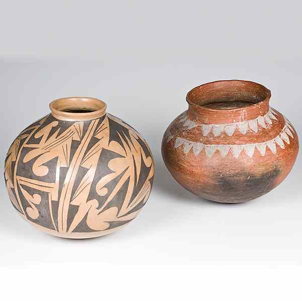 Appraisal: Casas Grandes Ollas lot of includes a redware olla with