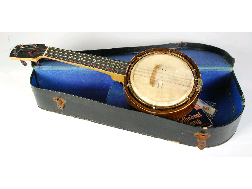 Appraisal: SAVANA UKELELE BANJO in case