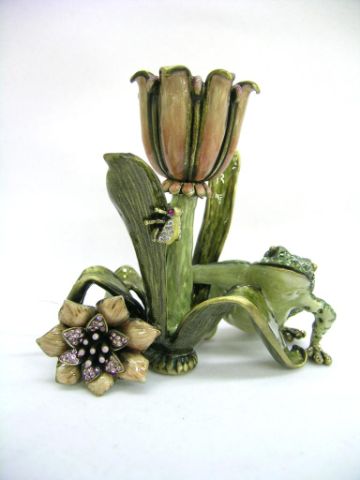 Appraisal: Jay Strongwater Frog Candlestick Holder with original box