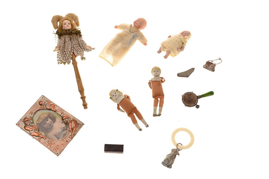 Appraisal: A SMALL COLLECTION OF DOLL RELATED ITEMS including Kewpie doll