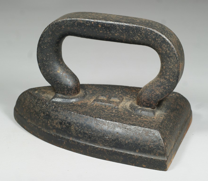 Appraisal: Tailors iron solid cast iron with the letter B long