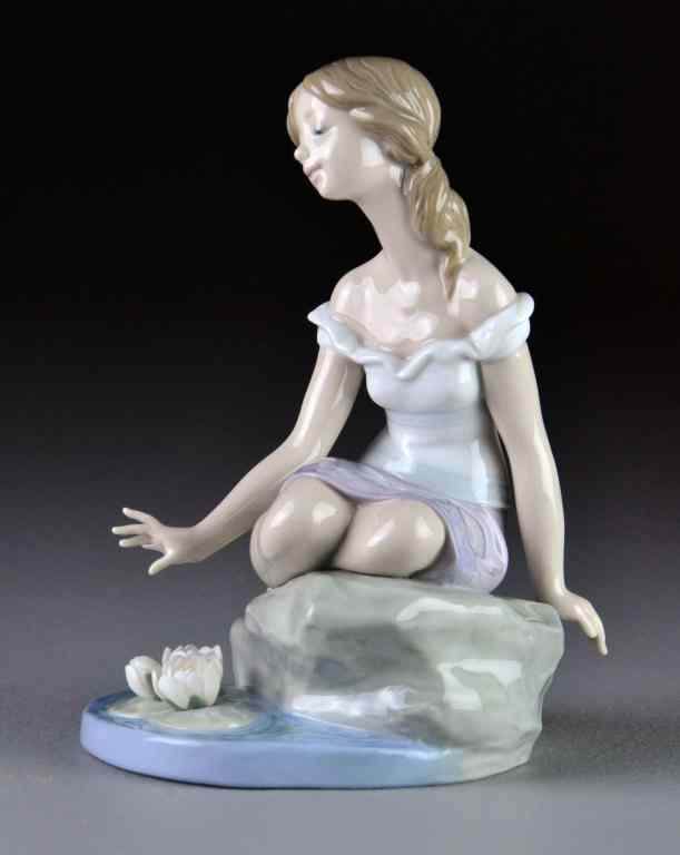 Appraisal: Lladro Porcelain Figurine ''Reflections of Helena''From the 'Privelege' Collection ''El