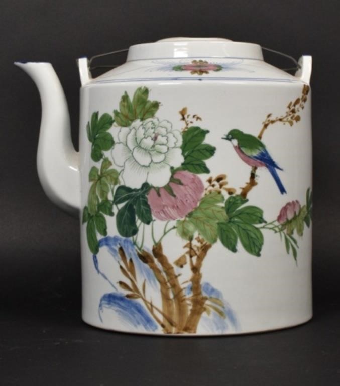 Appraisal: Chinese teapot Chinese Early th Century Tall porcelain teapot painted