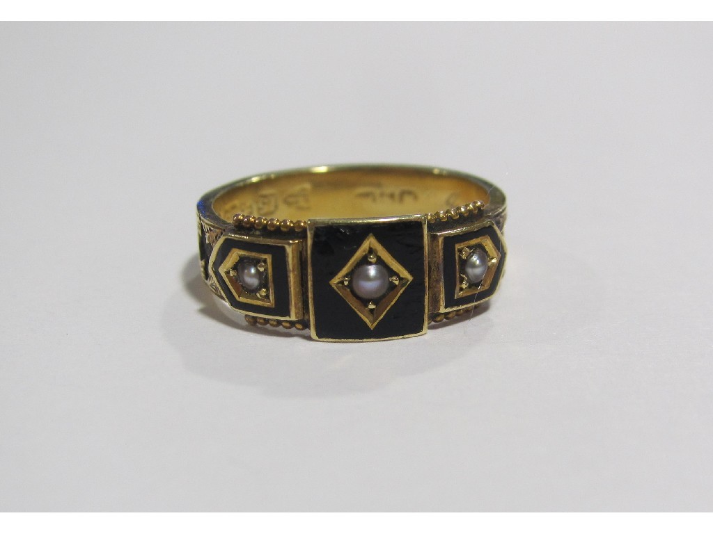 Appraisal: Victorian ct gold seed pearl and black enamelled mourning ring