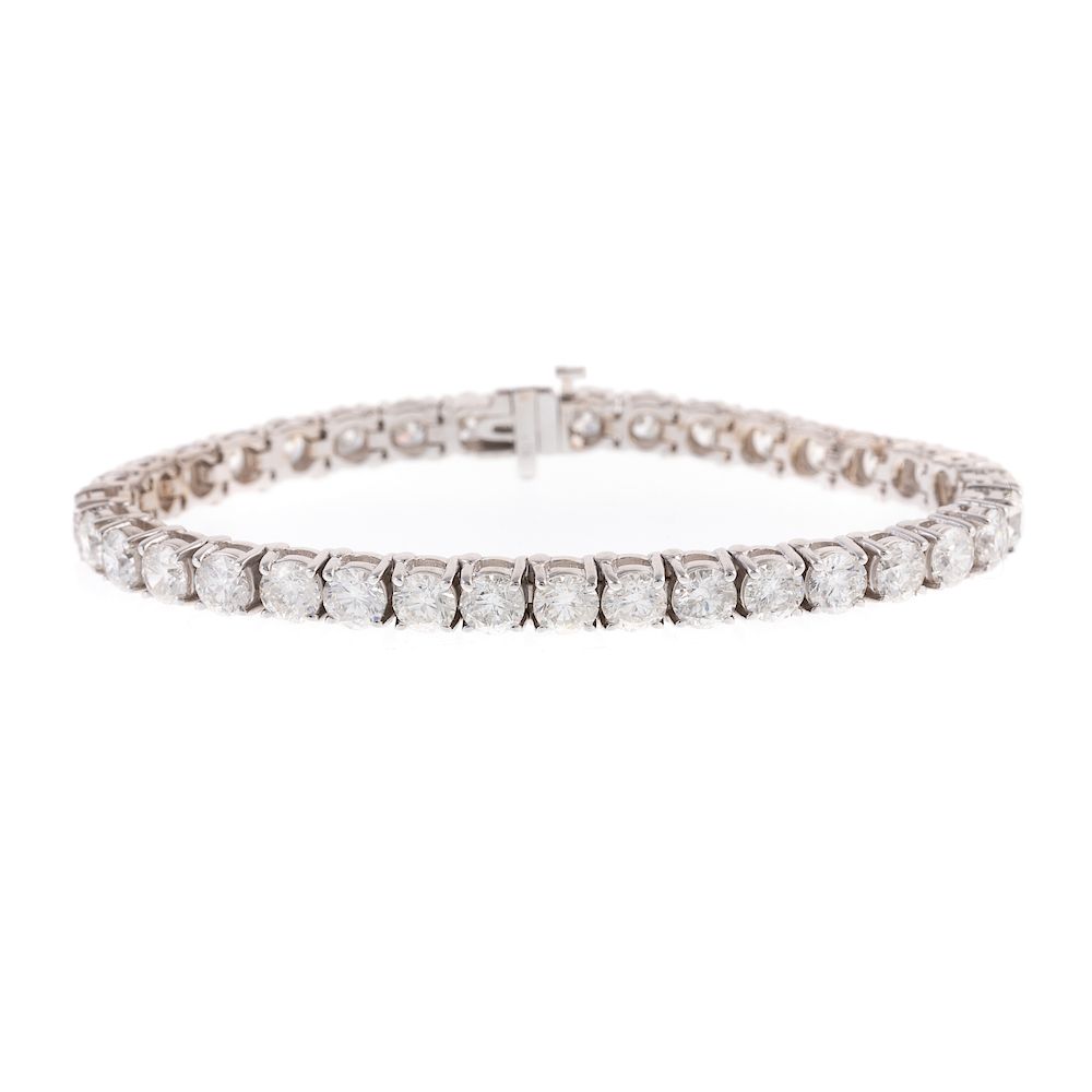 Appraisal: A Ladies ct Diamond Tennis Bracelet in K K white