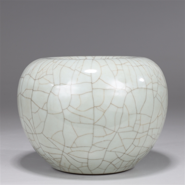 Appraisal: Chinese celadon crackle glazed porcelain vase with six character mark