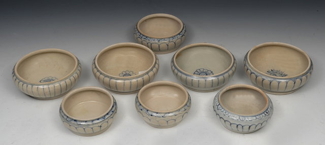 Appraisal: A COLLECTION OF FOUR CHINESE BLUE AND WHITE PORCELAIN BOWLS