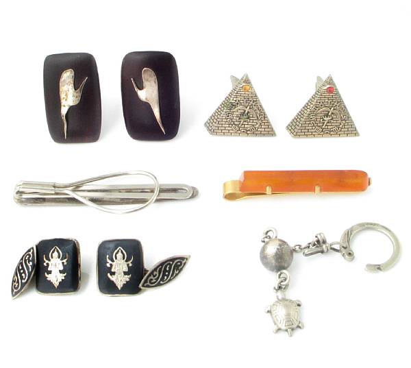 Appraisal: A collection of gent's silver and costume jewelry