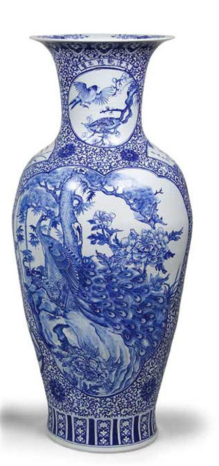 Appraisal: A very large Chinese porcelain blue and white vase decorated