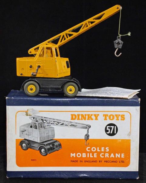 Appraisal: Dinky Toys Coles Mobile Crane No circa Meccano England Yellow