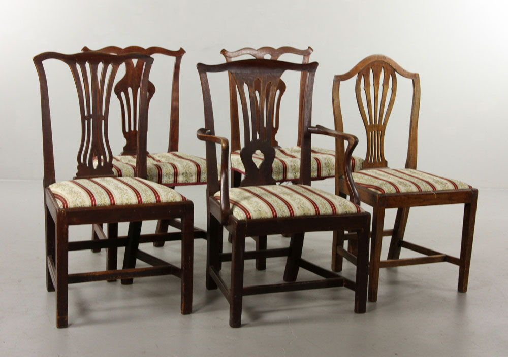 Appraisal: - American Chairs Set of five American chairs with carved