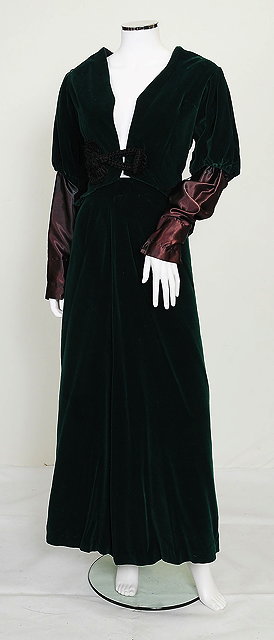 Appraisal: A s s theatrical Edwardian style costume in dark green