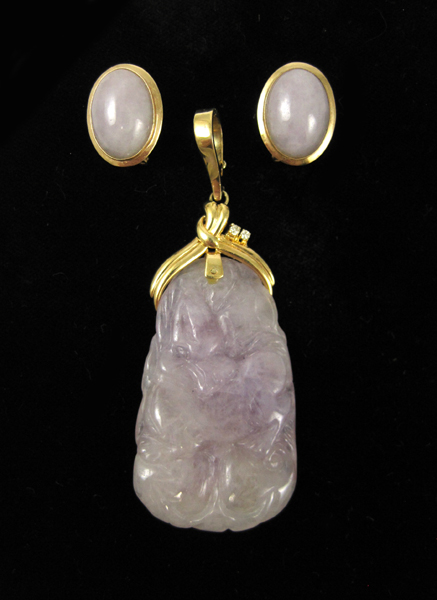 Appraisal: THREE ARTICLES OF LAVENDER JADE JEWELRY including a k yellow