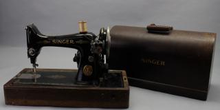 Appraisal: Antique Singer Sewing Machine Antique Singer Sewing Machine Case Dimensions