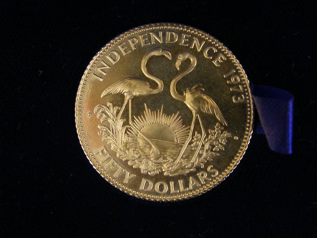 Appraisal: Bahamas Independence gold coin ct gm