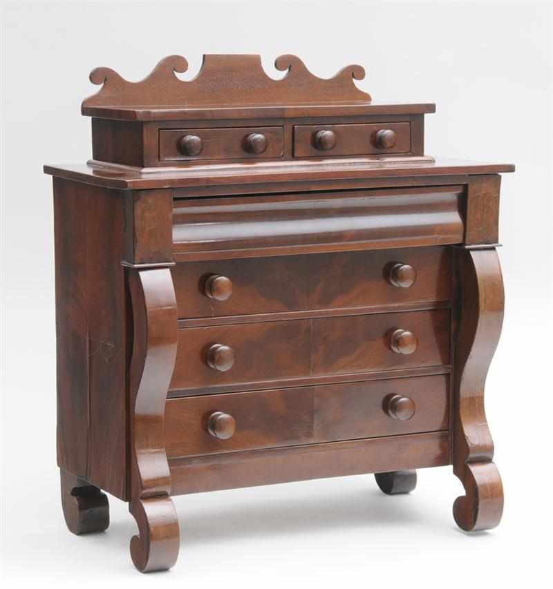 Appraisal: LATE FEDERAL MAHOGANY CHILD'S DRESSER The two-drawer superstructure with shaped