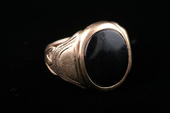 Appraisal: K YELLOW GOLD BLACK ONYX SIGNET RING Size