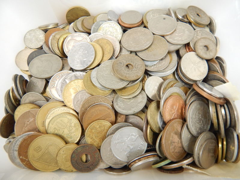 Appraisal: A large quantity of mainly foreign coins etc