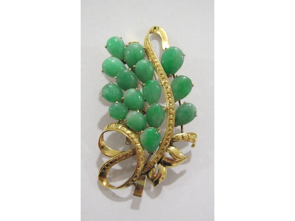 Appraisal: Chinese ct yellow gold jade set spray brooch