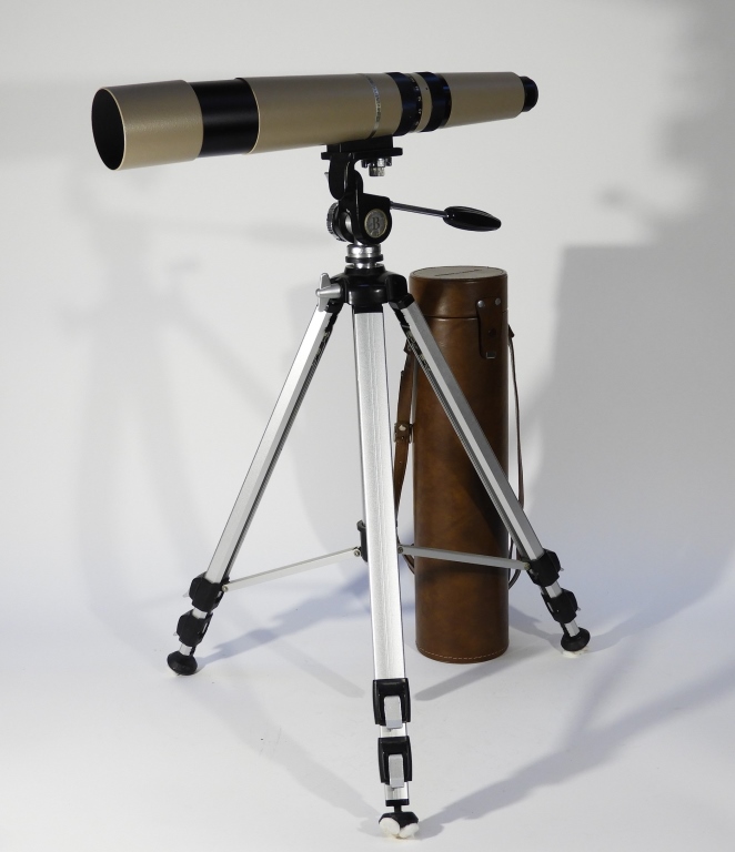 Appraisal: BAUSCH LOMB THE DISCOVERER MM ZOOM TELESCOPE United States th