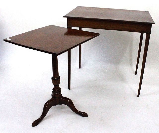 Appraisal: A SQUARE TOPPED MAHOGANY OCCASIONAL TABLE with tripod base cm