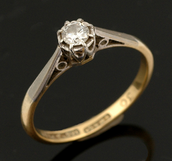 Appraisal: DIAMOND SOLITAIRE RING OF CTS IN CT GOLD AND PLATINUM